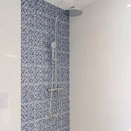 Rare Penfret - Studio Neuf & Cosy Avec Terrasse / Proche Centre-ville Et Fac / Stationnement Gratuit / 100m Du Bus Brest